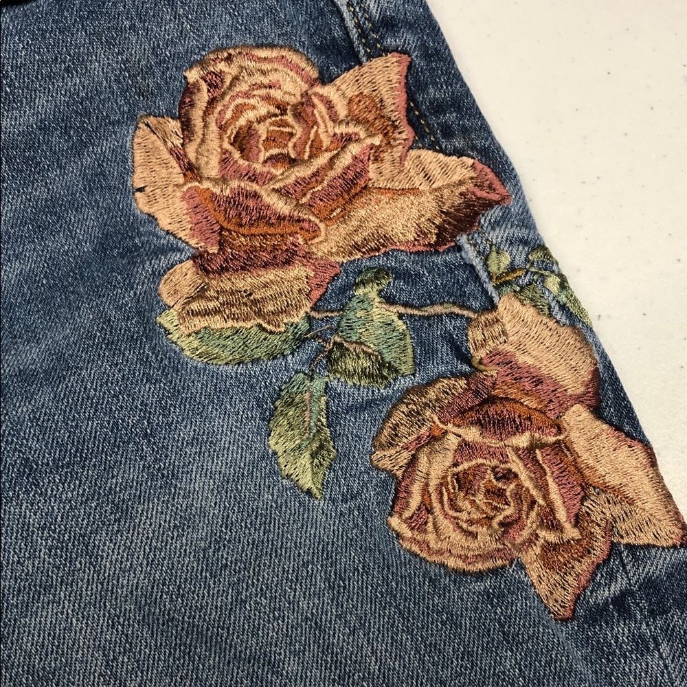 MAVI ADA BOYFRIEND STYLE JEANS 28x29 EMBROIDERY ⭐️